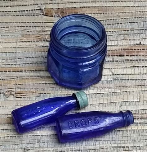 Small Vintage Cobalt Blue Glass Bottles Vicks And Noxzema Jar