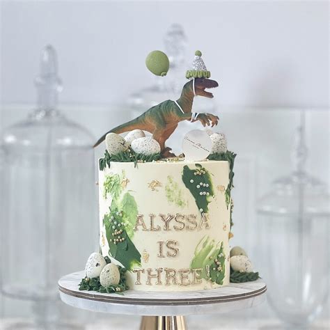 Cassius Dino Dinosaur Cake Dinosaur Cakes Creme Maison Bakery