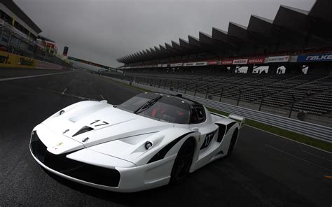 Online Crop White And Black Super Car Car Ferrari Race Tracks