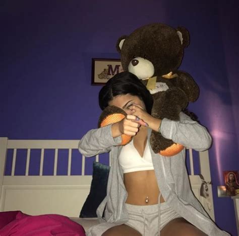 She became famous for her videos on the video sharing app musical.ly. Pinterest: @Yasmeen Abubakar | Fotoğraf çekimi, Fotoğraf ...