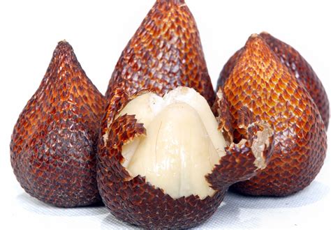 Radikal bebas menyebabkan anda kelihatan tua sebelum usia. 116 Manfaat dan Khasiat Buah Salak untuk Kesehatan - Khasiat