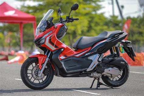 Will need new con bearings and main bearings + refacing of the crank case only call if you're a serious buyer price is fixed. 2021 Honda ADV 150 Review / Specs + More! | Scooter ...