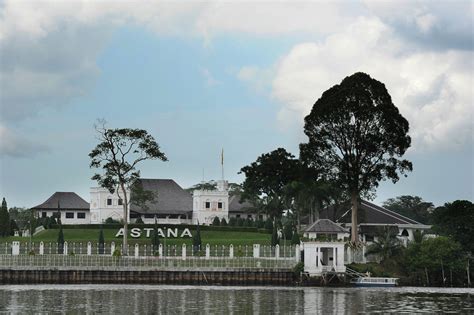 Level 2, bangunan masja, jalan tun abdul rahman yaakub, petra jaya. Astana Kuching - the official residence of the Governor of ...
