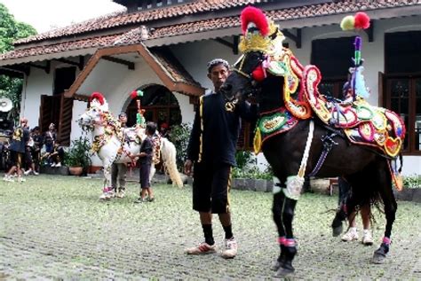 Festival Ujungberung Hidupkan Kesenian Khas Sunda Republika Online