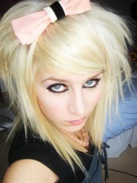 40 Cute Emo Hairstyles What Exactly Do They Mean Fashion Long