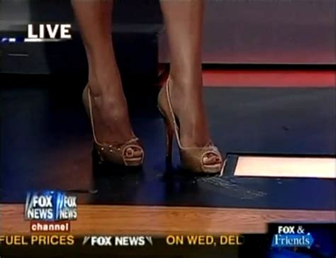 ← licia colo feet (2 images) natalie cutler feet (2 photos) →. Courtney Friel Feet - Courtney Friel KTLA 5 TV USA | Holly willoughby ... - This one at the 3:00 ...