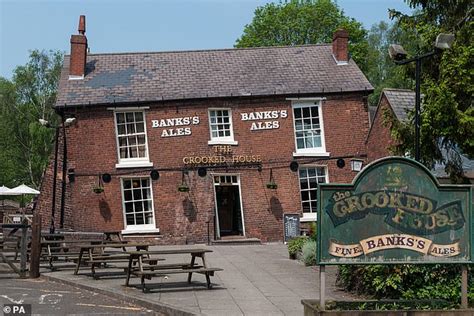 Fresh Hope For Wonky Pub The Crooked House As Historic England Hints It