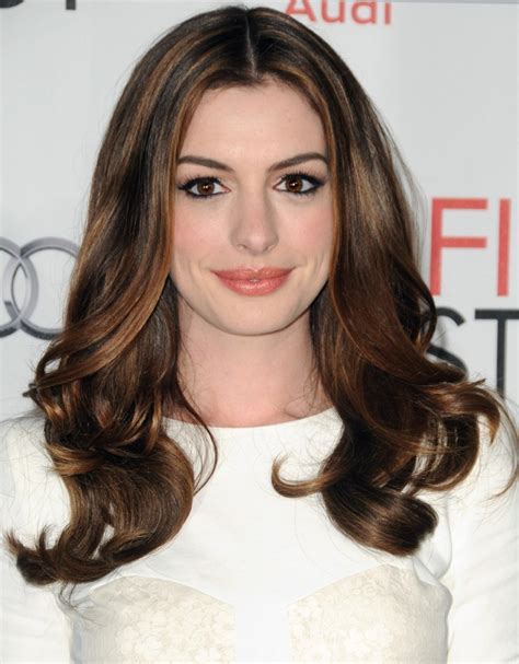 Anne Hathaway Balayage Highlights Brown Hair