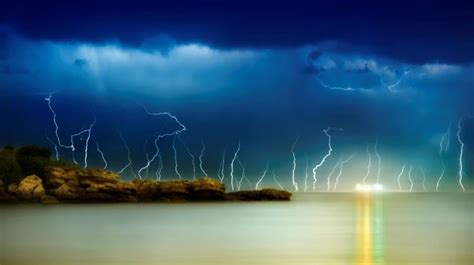 Amazing Nature - 10 Mighty Lighting Strikes Over Water