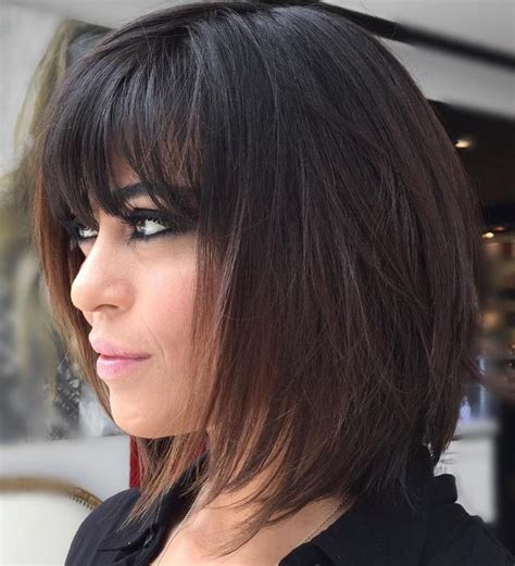 Medium haircuts & style is also one of the classical and perfect look for those girls who want to try the fresh look in these days. 2020 Latest Medium Layered Black Hairstyles