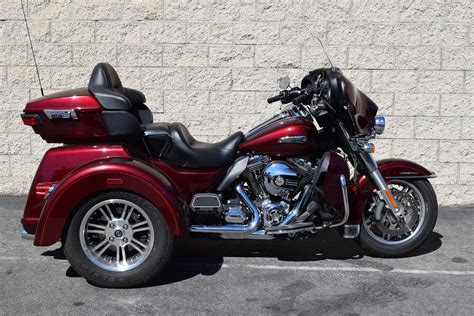 A modern bike can still have classic features. Pre-Owned 2015 Harley-Davidson Trike Tri Glide Ultra ...