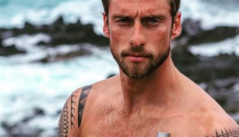 Claudio Marchisio Sotto La Doccia In Costume Bitchyx