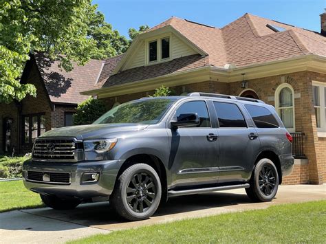 Review Update 2021 Toyota Sequoia Falls Behind As It Soldiers On