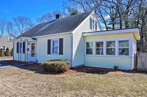 97 Stoughton St Stoughton Ma 02072 Mls 72471505 Redfin