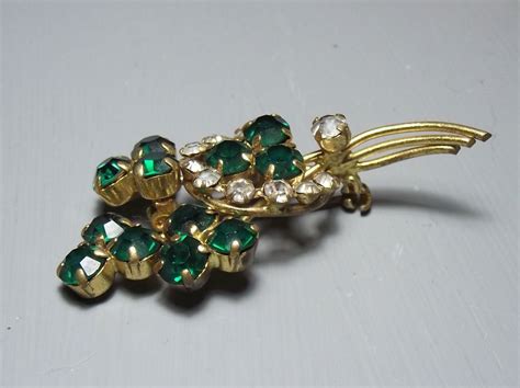 Vintage Green Rhinestone Brooch Green Glass Brooch Clear Glass Etsy Brooch Glass Brooch