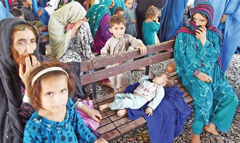 Un Repatriation Centre Struggling To Handle Afghan Refugees Pakistan Dawn