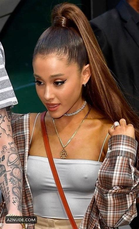 Ariana Grandes Pokies With Pete Davidson While Shopping