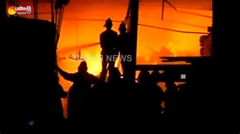 Massive Fire Breaks Out At Mumbai Scrap Market Youtube
