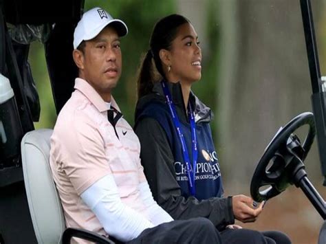 Watch Tiger Woods Daughter Sam Alexis Debuts As Caddy At Pnc Championship Marking Memorable