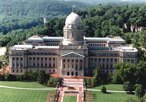 The Top 8 Most Beautiful State Capitol Lawns