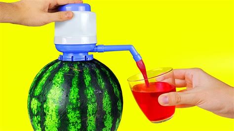 17 SIMPLE LIFE HACKS WITH WATERMELON - YouTube