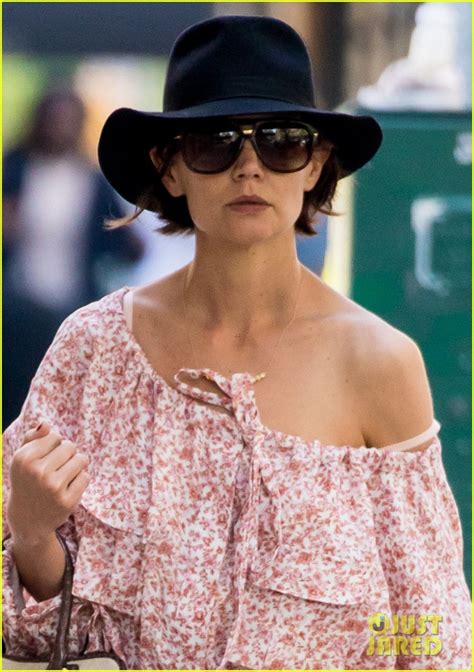 Katie Holmes Goes Summer Chic In Nyc Photo 4084076 Katie Holmes