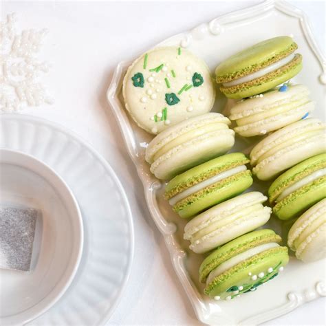 I have never used silicon mats for macarons because everyone has recommended to not use them. How to Make Perfect Homemade Macarons - Create. Play. Travel.