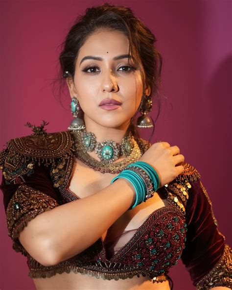 Pic Talk Singer Neeti Mohan Drops A Sexy Pic