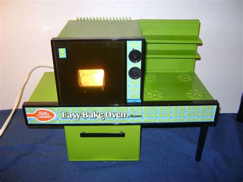 The Lovely Avocado Green Easy Bake Oven Of The 70s Antique Toys