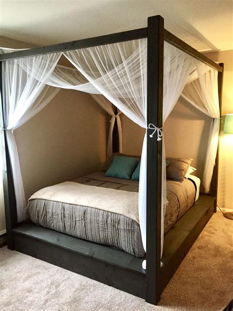 This diy canopy bed is perfection and can easily be made at home with only a few materials. Best DIY Pictures of Bed Canopies For Adults