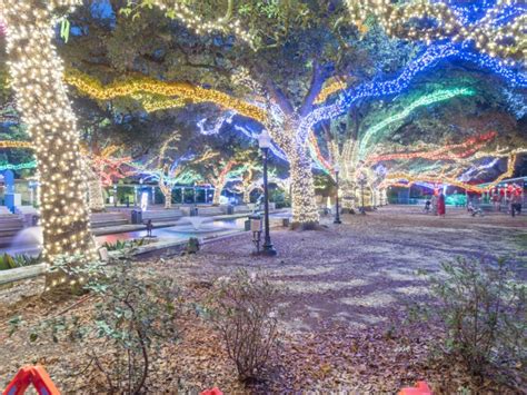 8 Best Neighborhoods To See Christmas Lights In Houston 2021 Trips