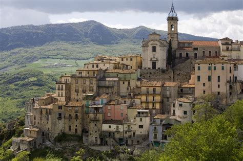 Abruzzo is in the center of italy, with its abruzzo, italy. abruzzo medeival villages abruzzo italy - Abruzzo Villas