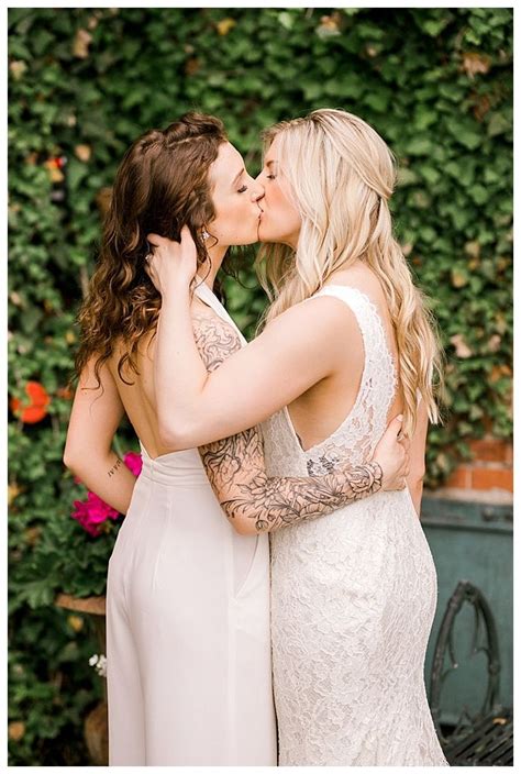 Romantic Wedding Photo Lesbian Wedding Photography Jennifer And Annas Love Filled Weddin