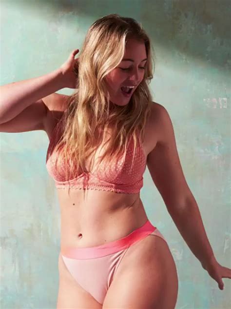 Iskra Lawrence Flaunts Ample Assets In Plunging Lingerie As Dances In