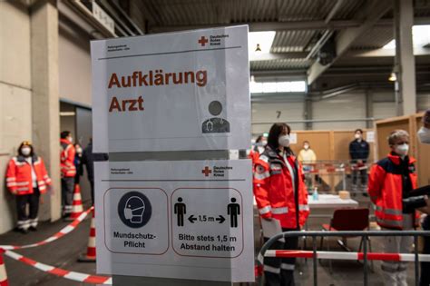 Pressemitteilung land nrw zu impfangeboten für menschen in priorisierungsgruppe 2: Corona-Impfung NRW: Wann wird geimpft? Reihenfolge ...