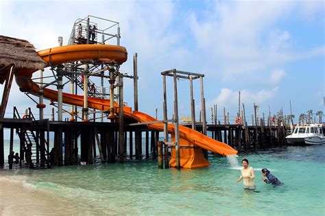 Pulau sibuan termasuk dalam rangkaian taman marin tun sakaran. Jom bercuti di kepulauan Mersing JOHOR - dboystudio