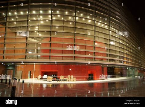 Night View Of Curve Leicesters New Theatre Designed By Rafael Vinoly
