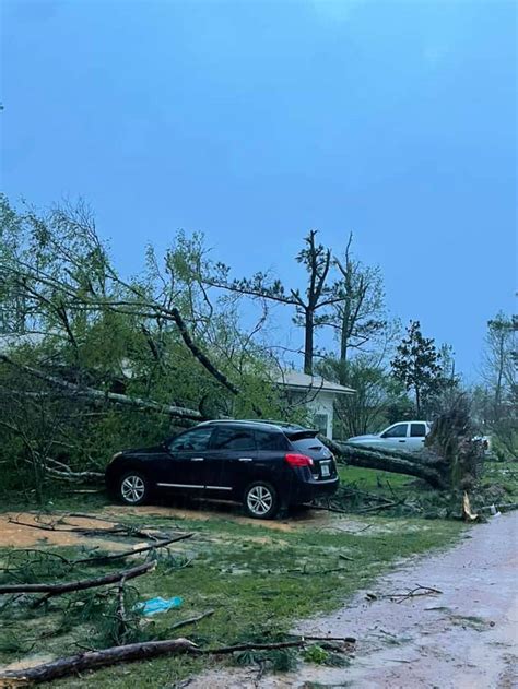 2 Dead 3 Hurt In Florida Panhandle Storms Possible Tornado Action