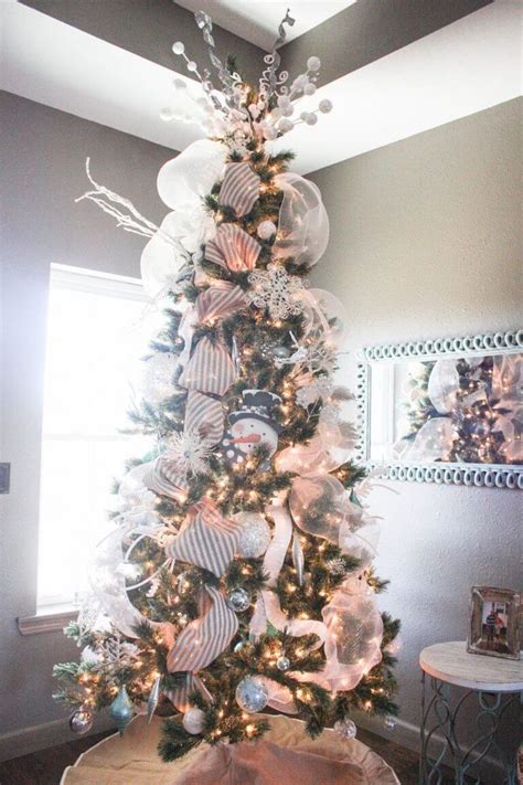 25 Inexpensive Christmas Tree Decorating Ideas Mesh Christmas Tree