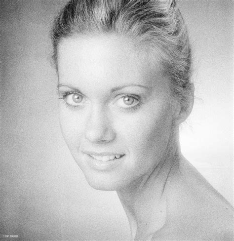 1973 Olivia Newton John Black And White Portrait Roldschoolcelebs