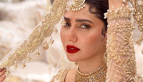 Mahira Khan Looks Ethereal In Latest Shoot Pruples