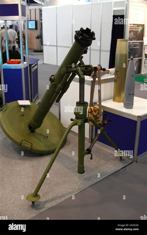 120 Mm Mortar Hi Res Stock Photography And Images Alamy