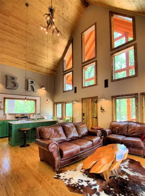 Book a top rated cabin on airbnb for your next trip. 1500-sq.-ft. Cabin with 'Tiny House Style' in 2020 | House ...