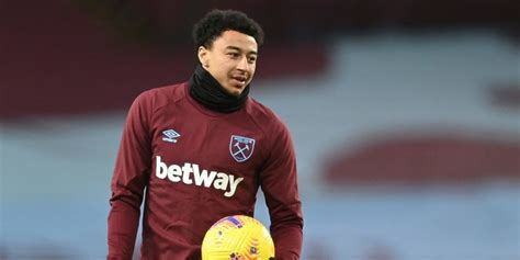 Jesse ellis lingard (born 15 december 1992) is an english professional footballer who plays as an attacking midfielder or as a winger for premier league club west ham united. Mengintip Debut Jesse Lingard di West Ham: 1 laga, 2 gol ...