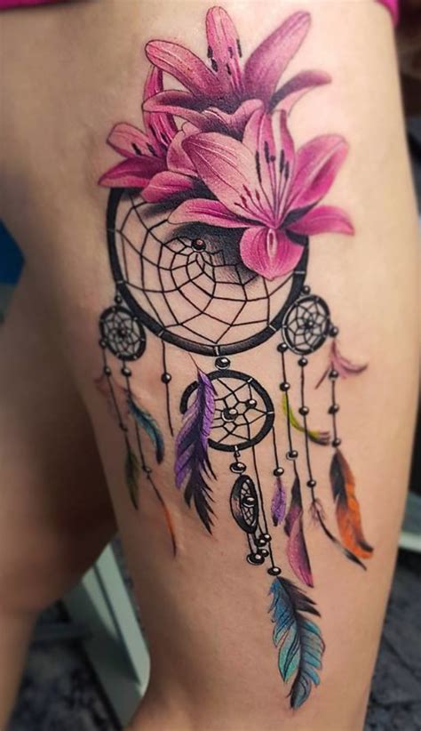 16 dreamcatcher tattoos to gain protection cultura colectiva feather tattoos dreamcatcher