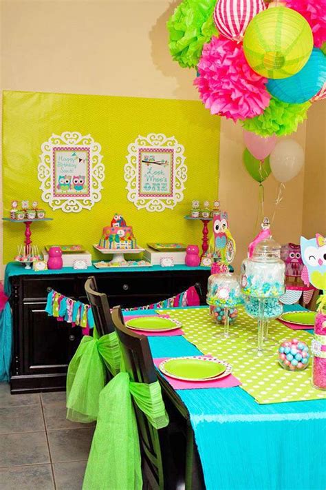 She placed the owl lawn decorations in the vases. Kara's Party Ideas Look Whoo's One Owl Party with Lots of ...
