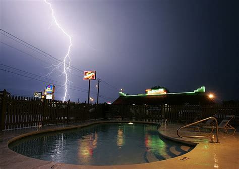 1 Swim 8 Things Not To Do During A Lightning Storm