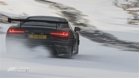 Drifting Through The Snow In A 1000 Horse Audi R8 Rforza