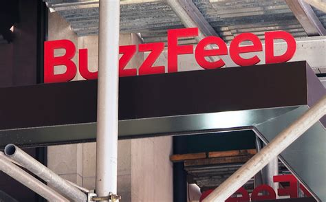 New Owner Buzzfeed Lays Off 45 From Huffpost Newsroom Buzzfeed Jonah