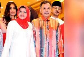 Ketua wanita umno, tan sri shahrizat abdul jalil mengumum bersara daripada dunia politik. Kerajaan saman suami dan anak-anak Shahrizat Jalil | Astro ...